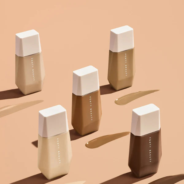 FENTY BEAUTY - Eaze Drop Fondotinta con coprenza modulabile