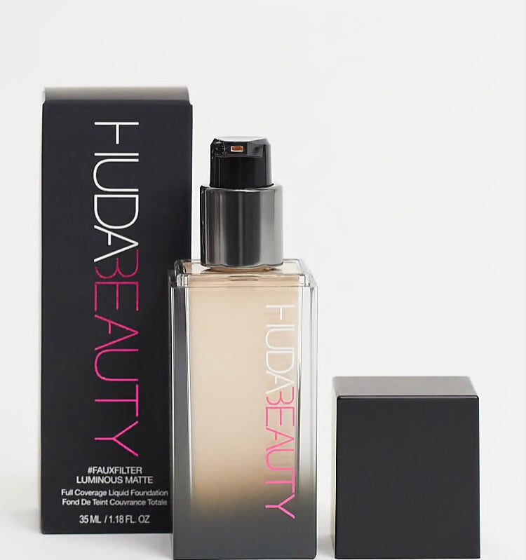 Fondotinta HUDA BEAUTY #Fauxfilter